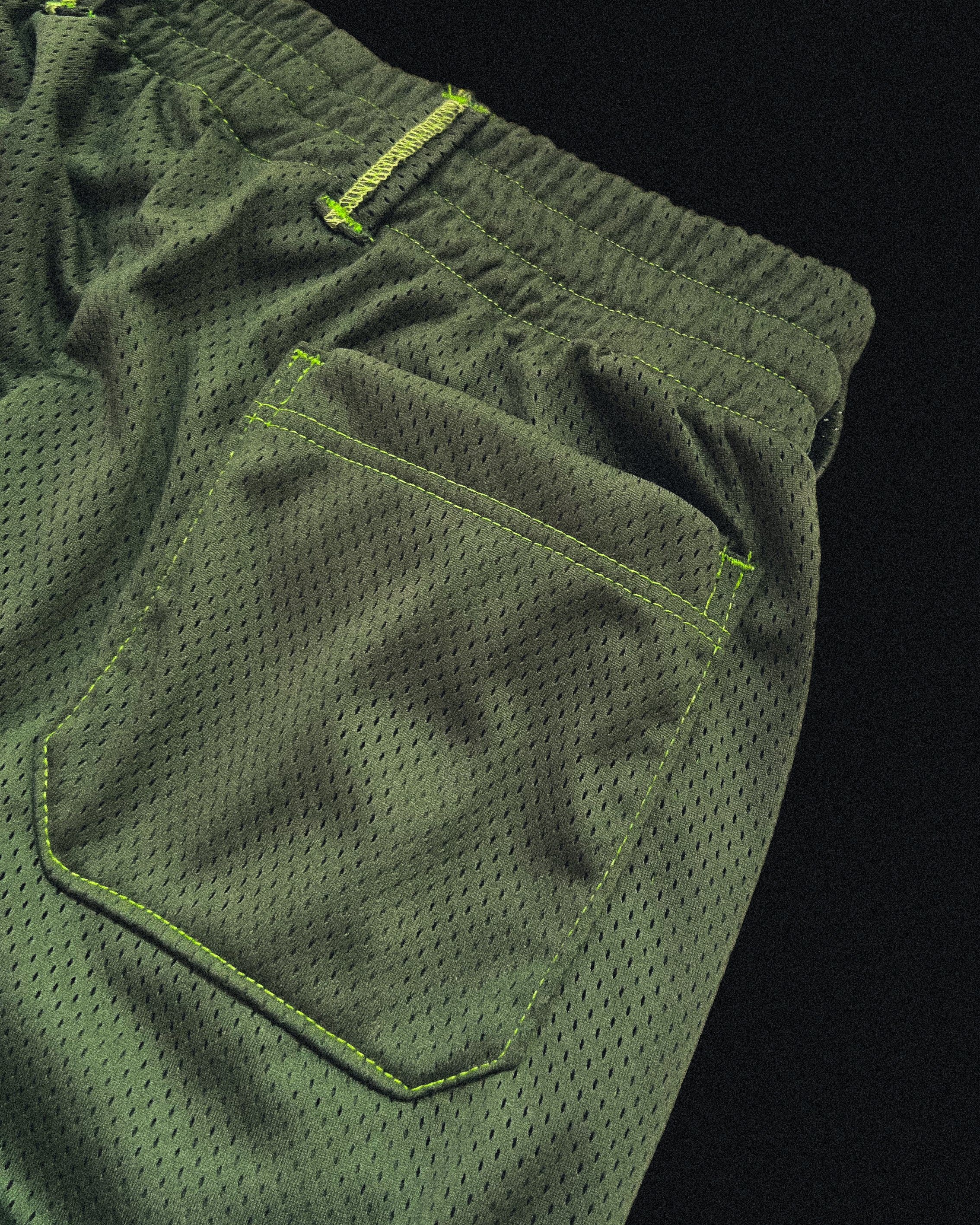 GREEN GRASS MESH SHORTS