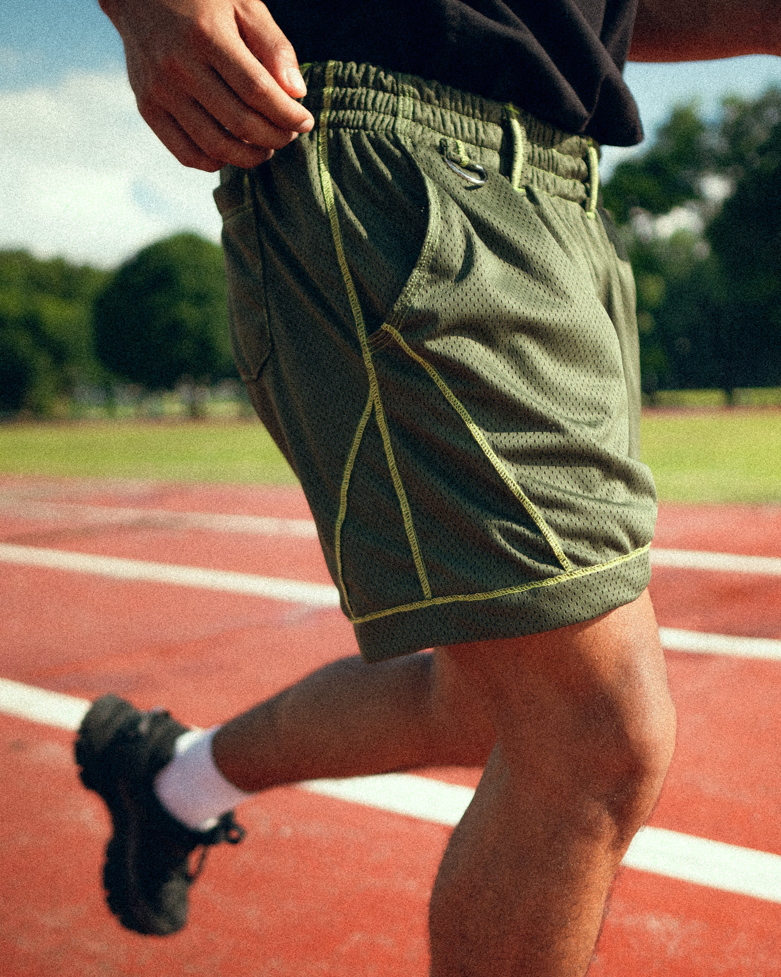 GREEN GRASS MESH SHORTS