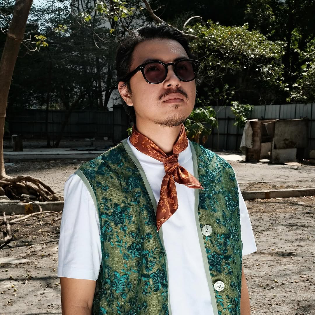 SPRING INTO ACTION GREEN VEST